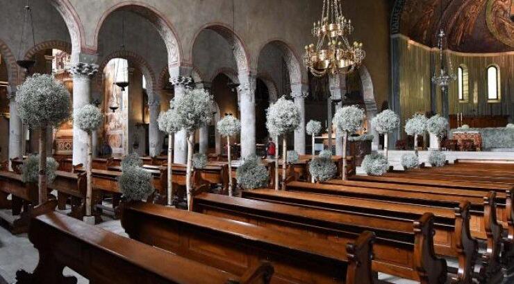 Ο πιο λαμπερός γάμος με νυφικό φτιαγμένο από swarovski