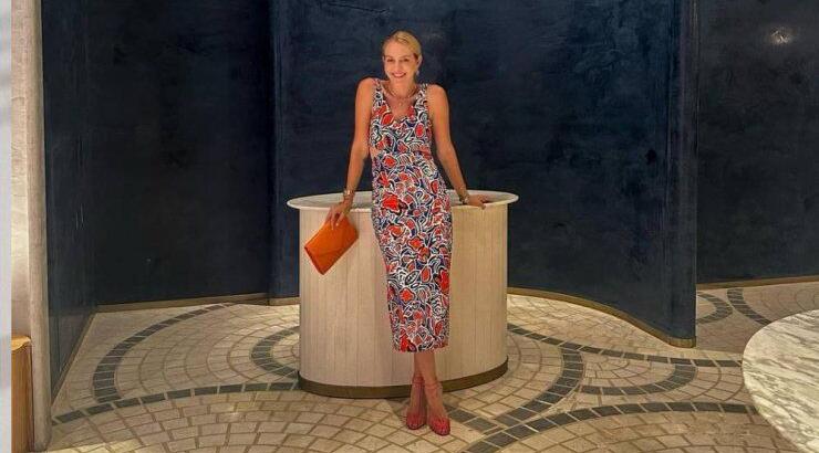 Σύλβια Μαυροπούλου: Με φόρεμα που στοιχίζει μόλις 40 ευρώ δημιούργησε μια stylish εμφάνιση