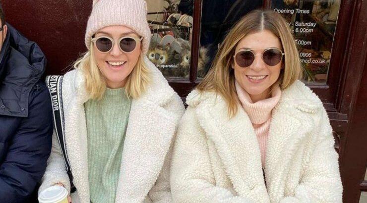 Σύλβια Μαυροπούλου – Λεώνη Συμεωνίδου: Ποζάρουν με τις κορούλες τους αγκαλιά!