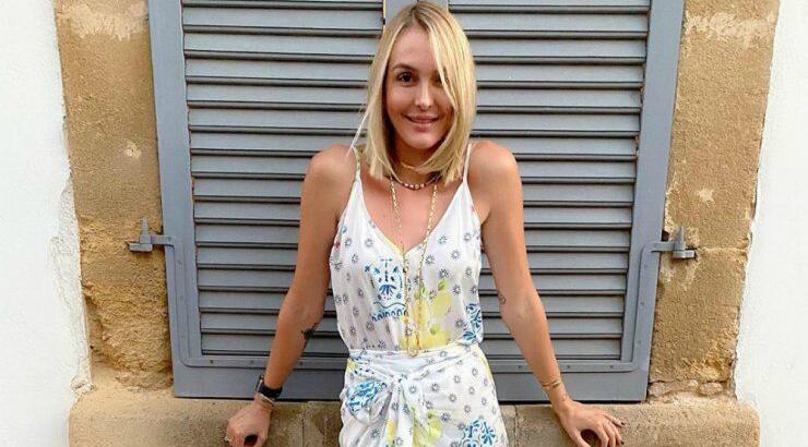 Η Σύλβια Μαυροπούλου αποδεικνύει πως η wrap skirt είναι το ιδανικό κομμάτι για το καλοκαίρι 