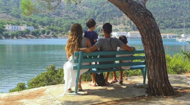 Απέραντη ευτυχία: Κύπρια τραγουδίστρια έγινε 3η φορά μαμά και είδαμε την πρώτη εικόνα του νεογέννητου