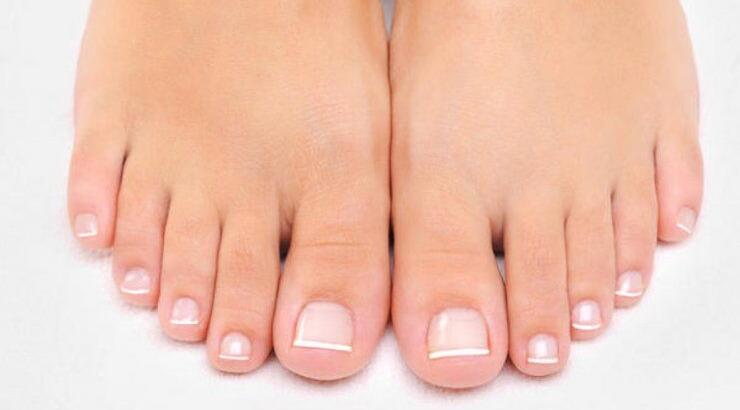 Μας ρωτήσατε: Μετά το καλοκαίρι τα νύχια των ποδιών μου είναι κίτρινα, τι να κάνω;