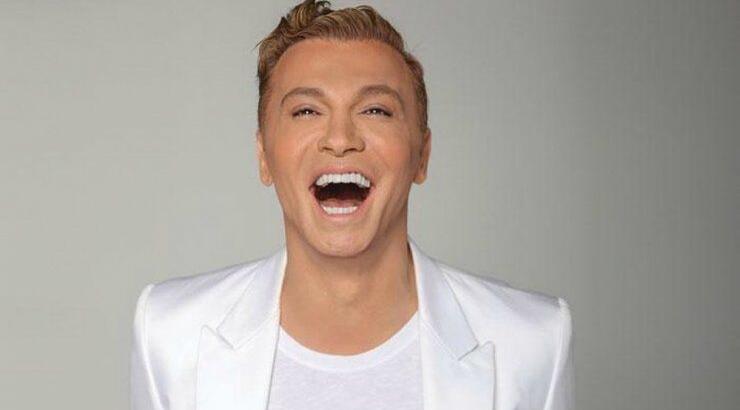 Τάκης Ζαχαράτος: Δείτε με ποια γνωστή Κύπρια βρίσκεται στη Σαντορίνη