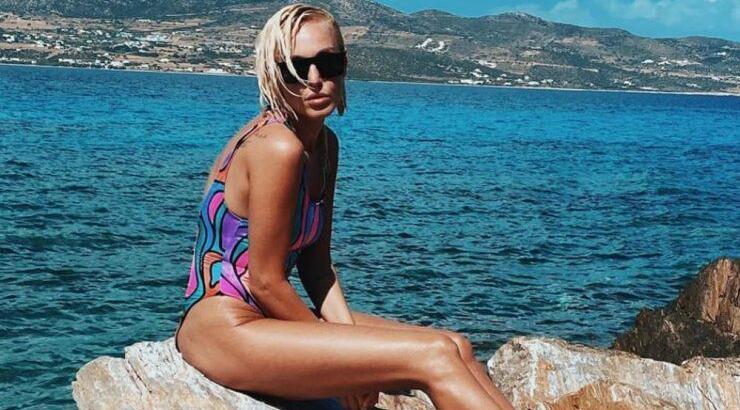 Τάμτα: Μαζί με την κόρη και τον σύντροφό της στην παραλία [εικόνες]