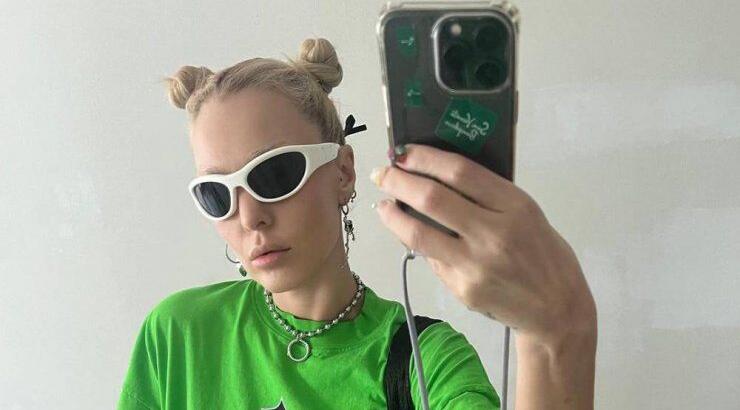 Ανατριχιαστικές στιγμές για την Τάμτα: Επισκέφθηκε το σπίτι που μεγάλωσε στη Γεωργία [βίντεο]