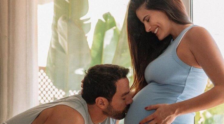 Είδαμε την πρώτη εικόνα από τη μια από τις δίδυμες νεογέννητες κόρες των Μπόμπα - Τανιμανίδη 