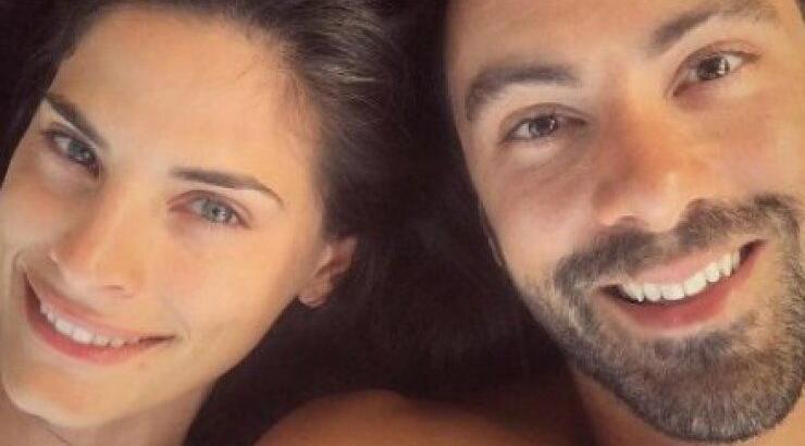 Αυτή σίγουρα είναι η πιο ερωτική φωτογραφία Σάκη Τανιμανίδη και Χριστίνας Μπόμπα!