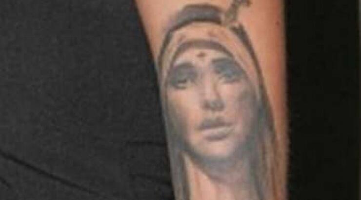 Ελληνίδα τραγουδίστρια: Το νέο τατοο της με την μορφή της Παναγίας