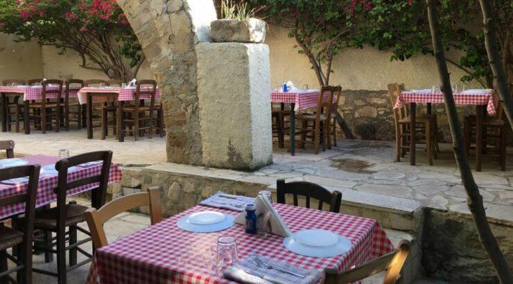 15 οικογενειακές ταβέρνες σε όλη την Κύπρο για μπουφέ, μεζέ και διασκέδαση