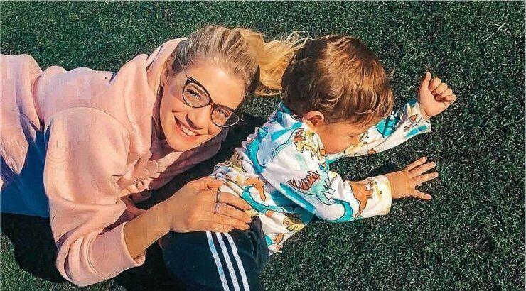 Τζένη Θεωνά: Είδαμε τον δίχρονο γιο της να παίζει μπάσκετ [εικόνες]