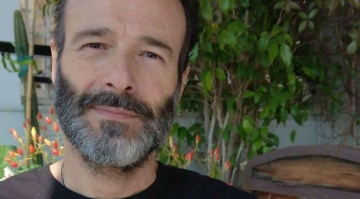 Θανάσης Ευθυμιάδης: Δημοσίευσε γυμνή του εικόνα και αναφέρει τον λόγο