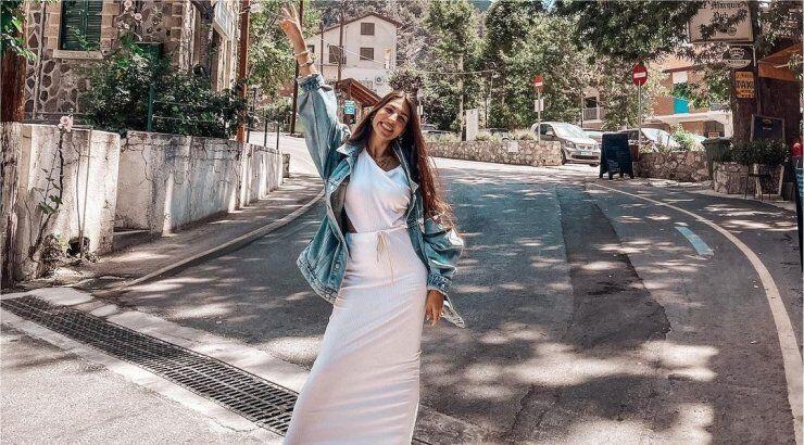 Θέλξια - Βαλέρια Φραγκούδη: Οι νέες εικόνες με μαγιό κατά τη διάρκεια της εγκυμοσύνης της και οι αλλαγές στο σώμα της