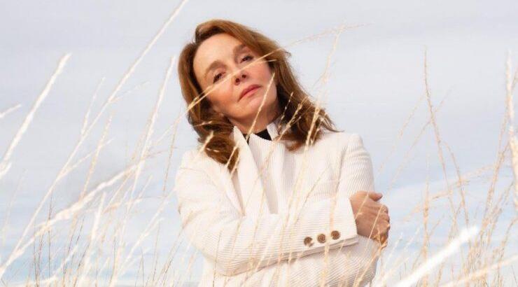 Philippine Leroy-Beaulieu: Από το “Emily in Paris” στον νέο κύκλο του “The Crown”