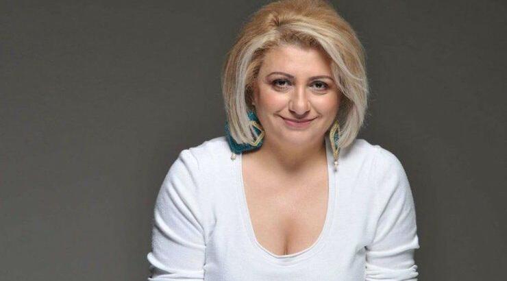 Θέκλα Πετρίδου: Έβαψε τα μαλλιά της μόνη και της βγήκαν... μπλε! [βίντεο]