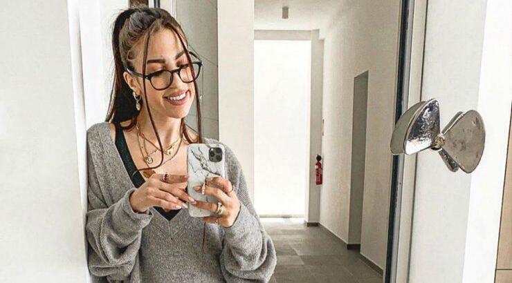 Η Θέλξια Βαλέρια Φραγκούδη μας έβαλε στην γκαρνταρόμπα με τα παπούτσια της και τη ζηλέψαμε!