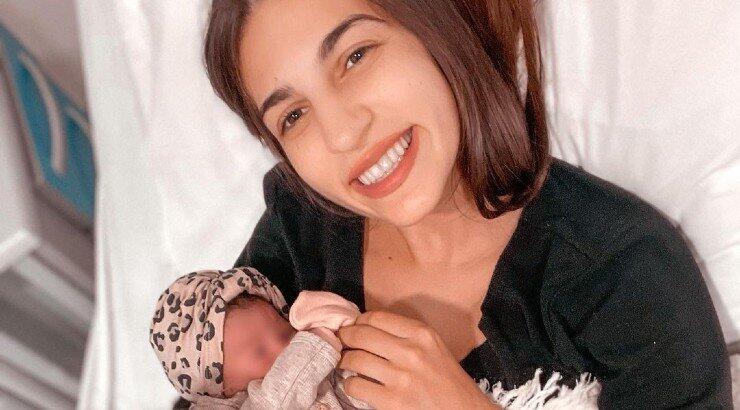 Θέλξια – Βαλέρια Φραγκούδη: Η τρυφερή εικόνα που μοιράστηκε να θηλάζει την κορούλα της!