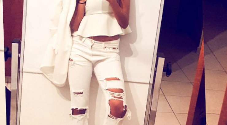 “Ανάβει φωτιές”! Η Χριστιάνα Θεοδώρου παίρνει πρωινό στο κρεβάτι φορώντας μόνο την πετσέτα της!