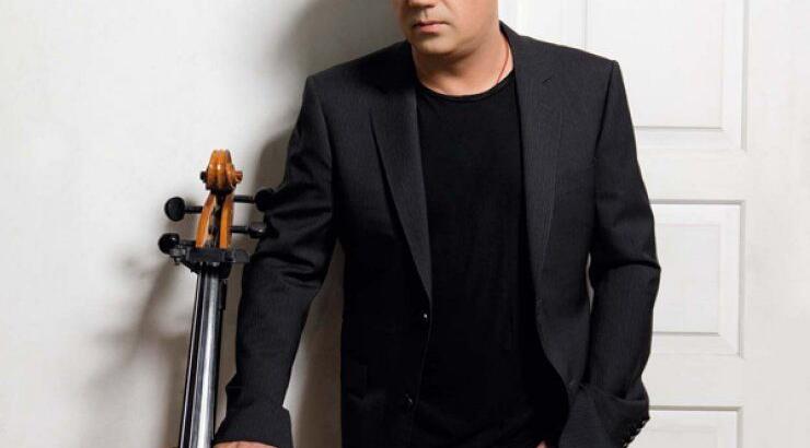 Γιώργος Θεοφάνους: Το βίντεο που “ανέβασε” στα social media με τα κιλά και τη σύζυγό του!