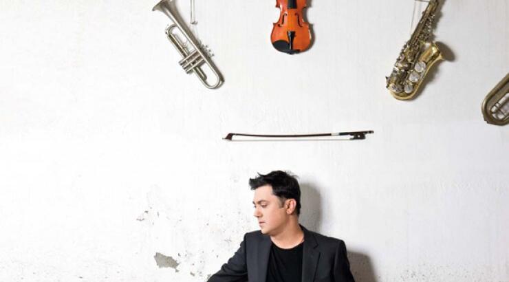 Ο Γιώργος Θεοφάνους αναλαμβάνει ρόλο παρουσιαστή!