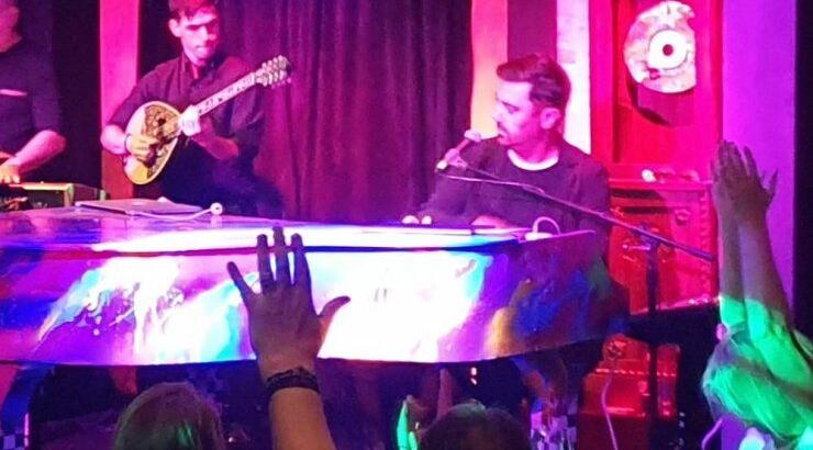 Ο Γιώργος Θεοφάνους γεμίζει μουσική τα μεσημέρια της Κυριακής μας!