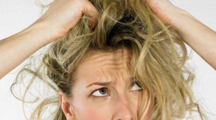Τι φταίει για τα ξηρά μαλλιά σας;  