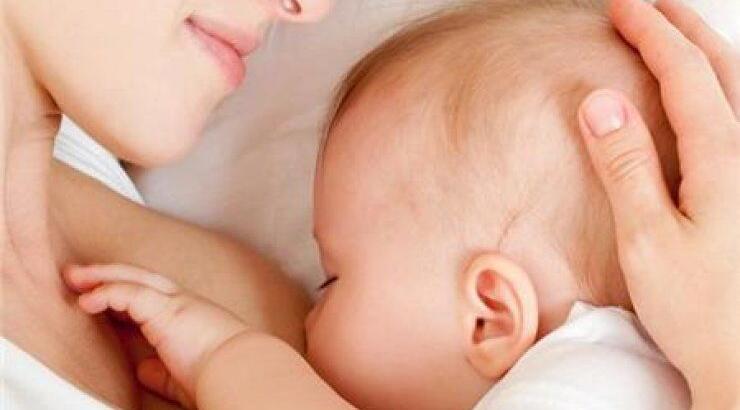 Διατροφή κατά το θηλασμό: Τι πρέπει να τρώει μία μητέρα που θηλάζει