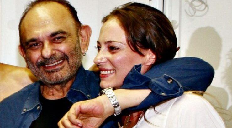 Αλεξάνδρα Ούστα: Η πρώτη φωτογραφία μετά τον χαμό του Μπουλά στην οποία χαμογελά