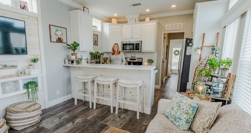 Το μικροσκοπικό σπίτι που έφερε την απόλυτη ελευθερία στη Cindy