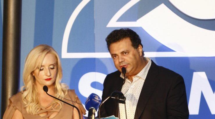 Η στιγμή από την ομιλία του Δημήτρη Τοκαρή που καταχειροκροτήθηκε στην παρουσίαση του προγράμματος του ΣΙΓΜΑ