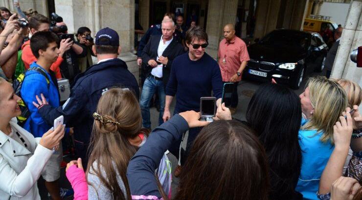 Περικύκλωσαν τον Tom Cruise [εικόνες]