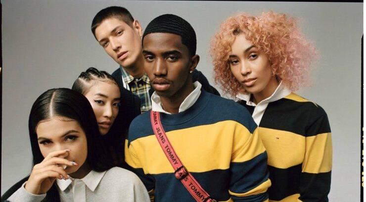 Τα εικονικά denim στιλ της Tommy Hilfiger δείχνουν πλέον τόσο κλασικά και τόσο μοντέρνα ταυτόχρονα 