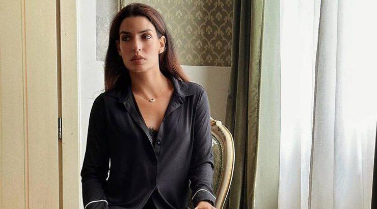 Τόνια Σωτηροπούλου: Μας έβαλε στο πατρικό της σπίτι φωτογραφίζοντας τον μπαμπά της 