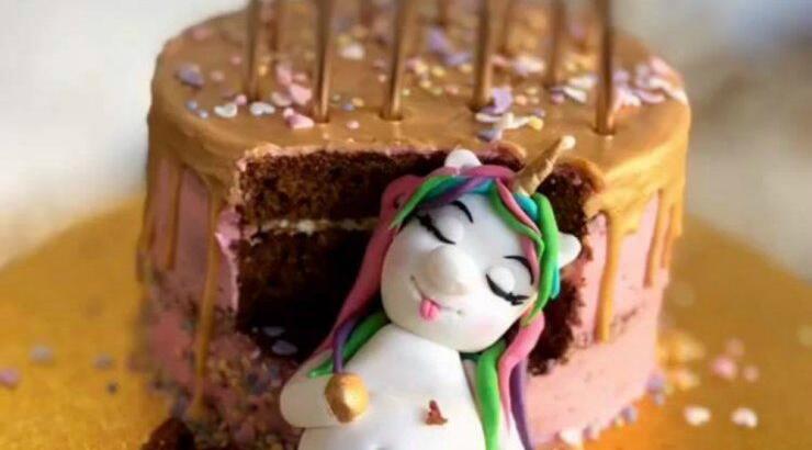 Η τούρτα έκπληξη για τα γενέθλια επώνυμης Κύπριας! [εικόνα]