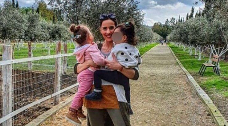 Νατάσα Τούρζα: Μας έδειξε τις δίδυμες κόρες της να χορεύουν στην κουζίνα και τις λατρέψαμε!