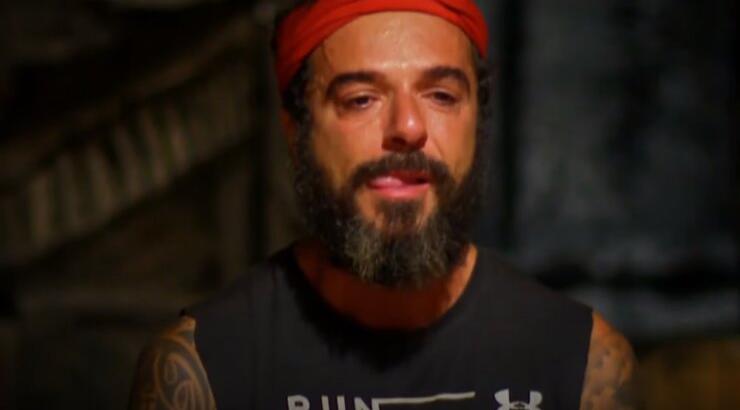 Τριαντάφυλλος: Ξεσπάει σε δάκρυα στο αποψινό συμβούλιο του νησιού - Αποχωρεί οικιοθελώς; [βίντεο]