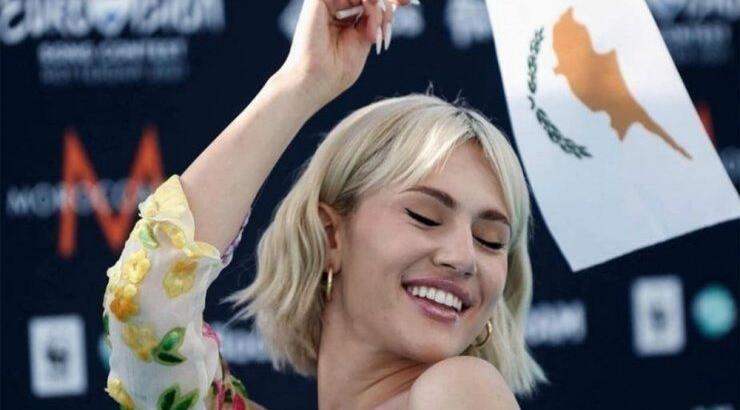 Έλενα Τσαγκρινού: Η φαντασμαγορική εμφάνισή της στο turquoise χαλί έφερε κι άλλη άνοδο στα στοιχήματα [εικόνες]