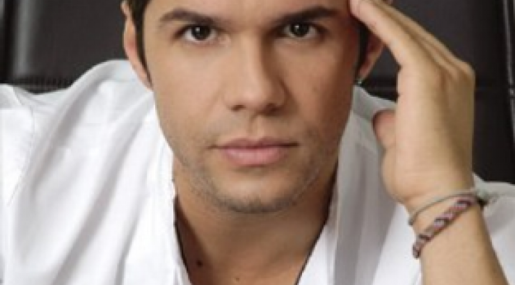 Ο Γιώργος Τσαλίκης σουβλίζει το αρνί! 