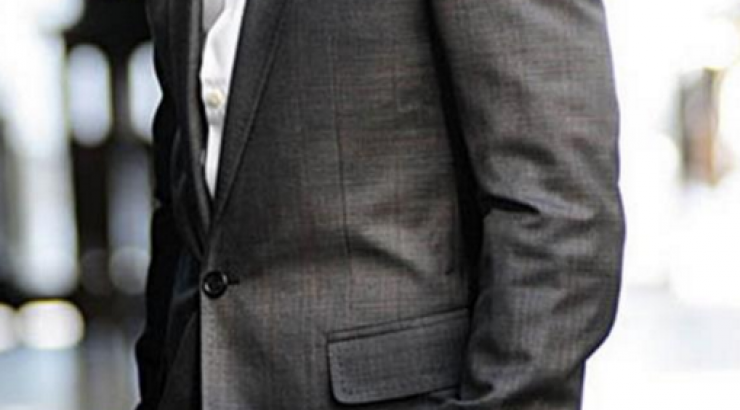 Έλληνας ηθοποιός: “Καίω τα λεφτά μου και χορεύω στη στάχτη” [βίντεο]