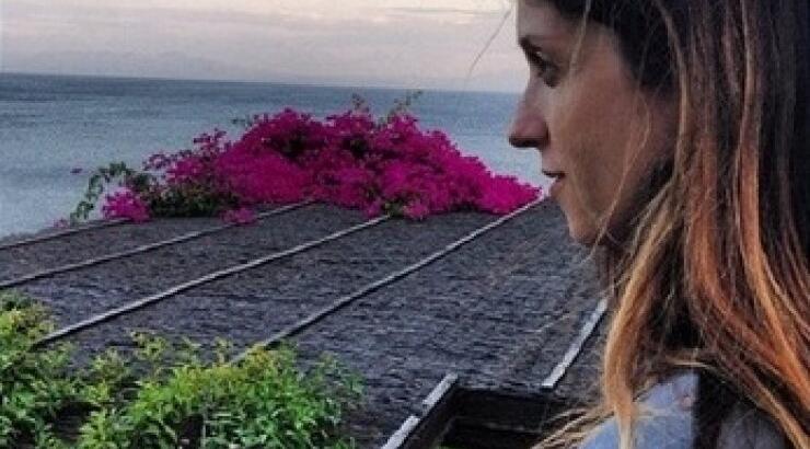 Η εγκυμονούσα Σοφία Καρβέλα όπως την φωτογράφησε ο σύντροφος της!