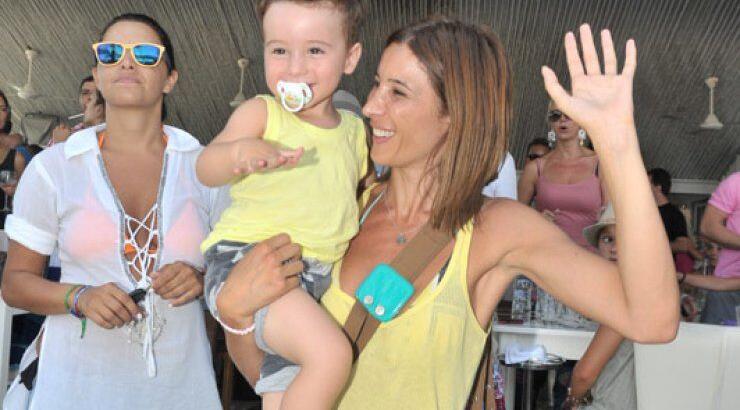 Ίτα Κόση: Δείτε την να αρμέγει αγελάδα!