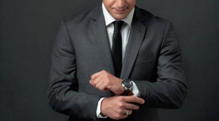 Χρύσανθος Τσουρούλλης: Παιχνίδια με το γιο του στην παραλία!