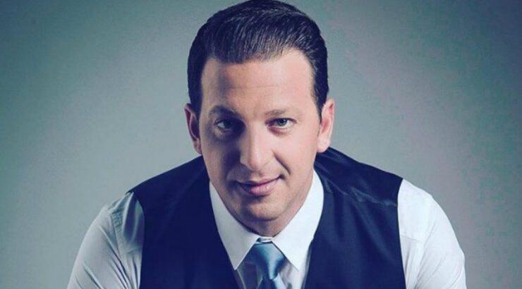 Ο Χρύσανθος Τσουρούλλης τραγούδησε Παντελίδη στο χριστουγεννιάτικο πάρτι του συγκροτήματος ΔΙΑΣ και της τηλεόρασης ΣΙΓΜΑ! [βίντεο]