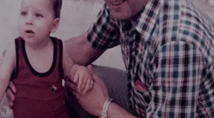 Ποιος Κύπριος παρουσιαστής είναι το αγοράκι στην φωτογραφία;