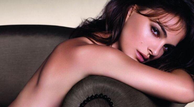 Η Natalie Portman ποζάρει γυμνή για τον Christian Dior