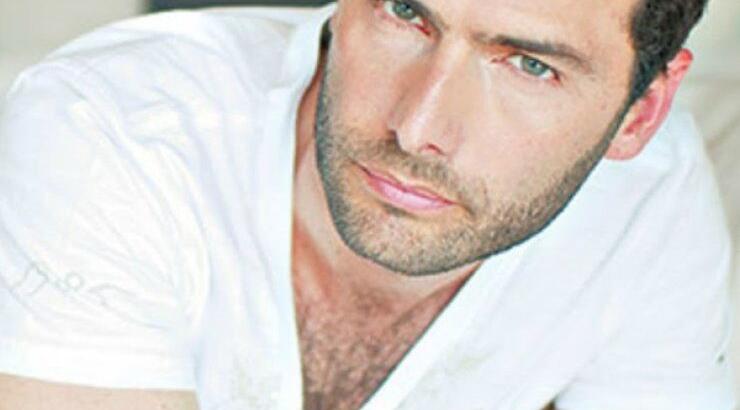 Έριξε το instagram! Η πανέμορφη Κύπρια σύντροφος του Παναγιώτη Μπουγιούρη έκανε τόπλες στην παραλία