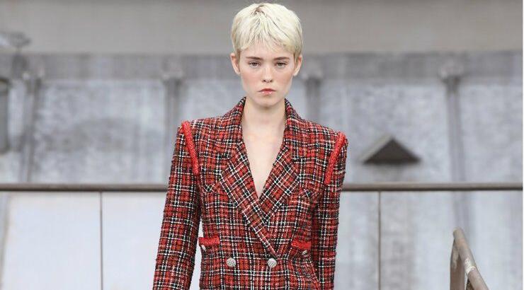 Το καρό tweed set που θα φορέσεις φέτος τα Χριστούγεννα