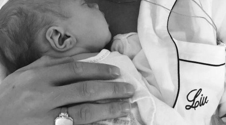 Η διάσημη μαμά γέννησε πριν μερικές ώρες και μάθαμε επιτέλους το φύλο του μωρού και το όνομα