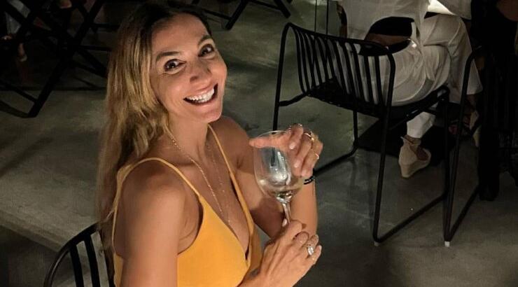 Δέσποινα Τζιαπούρα: Oλοκλήρωσε ένα casual chic look με τη πιο hot τσάντα αυτή τη στιγμή