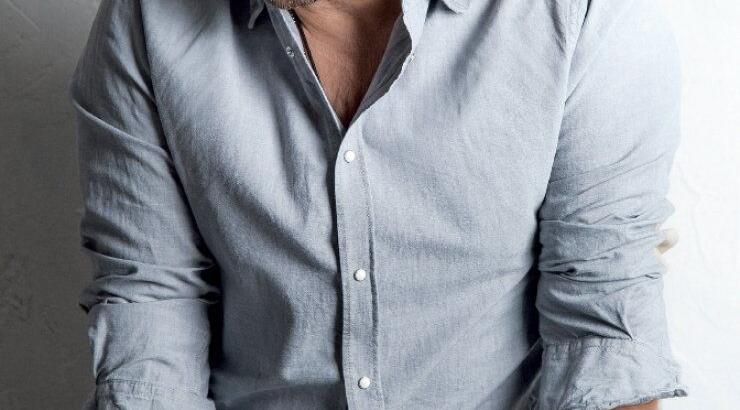 Δείτε τον κούκλο γιο του Γιάννη Πλούταρχου να τραγουδά το νέο του τραγούδι