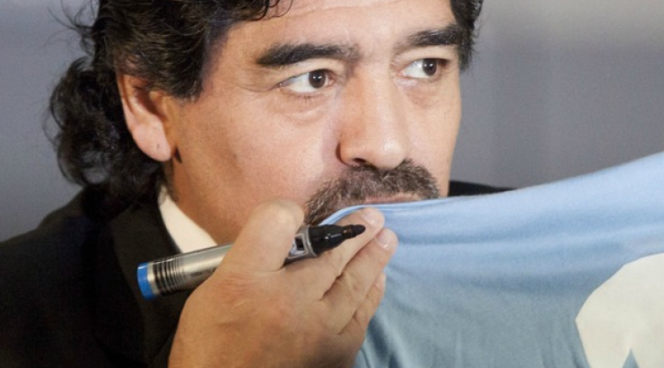 Σοκαριστικό βίντεο! Ο Maradona χαστουκίζει την σύντροφό του